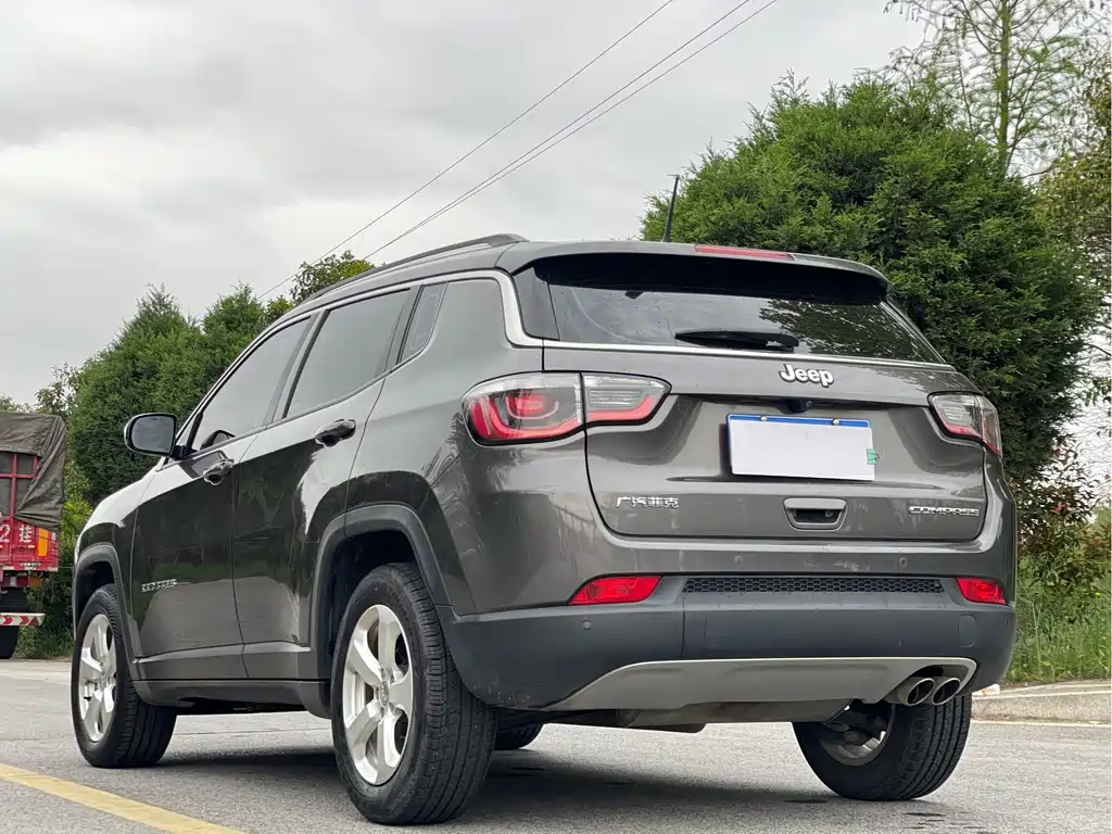 Jeep Compass - фото 5