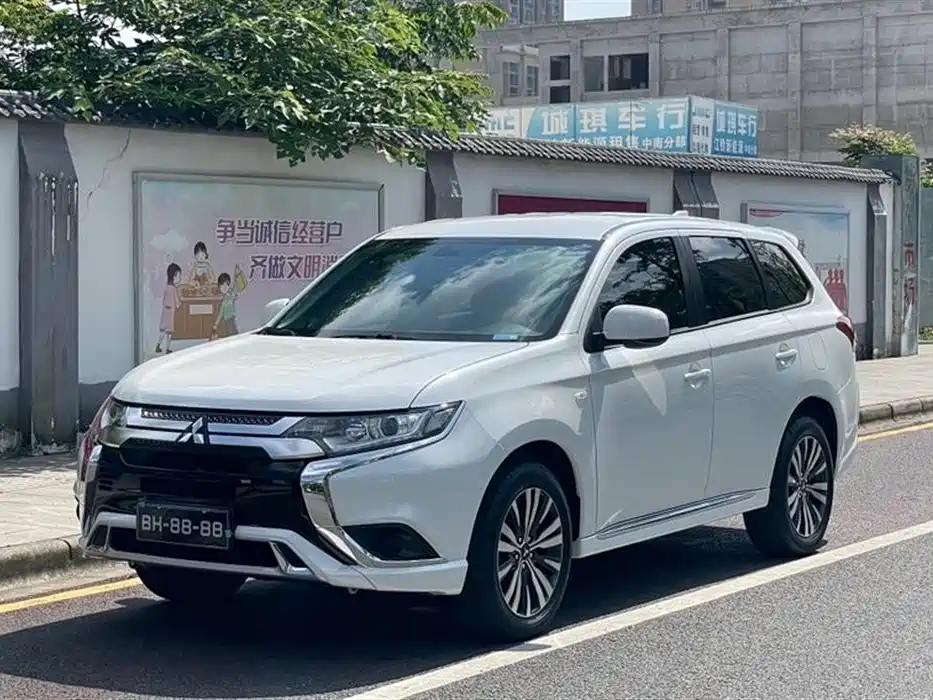 Mitsubishi Outlander 2021 2.0L 5 мест