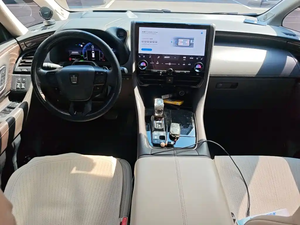 Toyota Vellfire — миниатюра 10