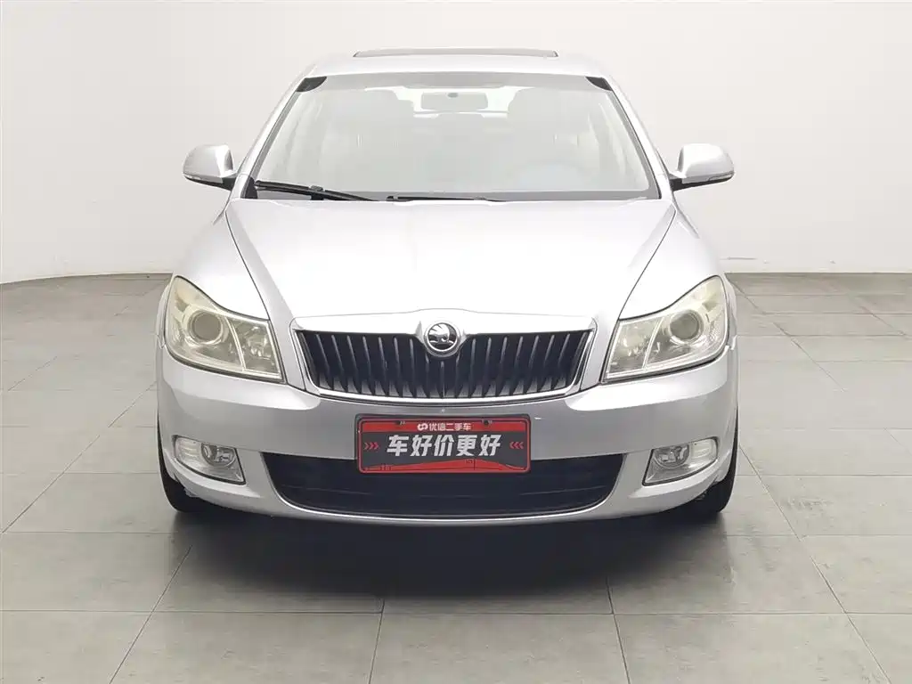 Skoda Octavia 2015 1.6L AT