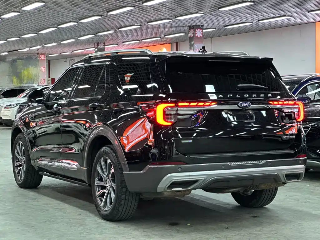 Ford Explorer — миниатюра 6