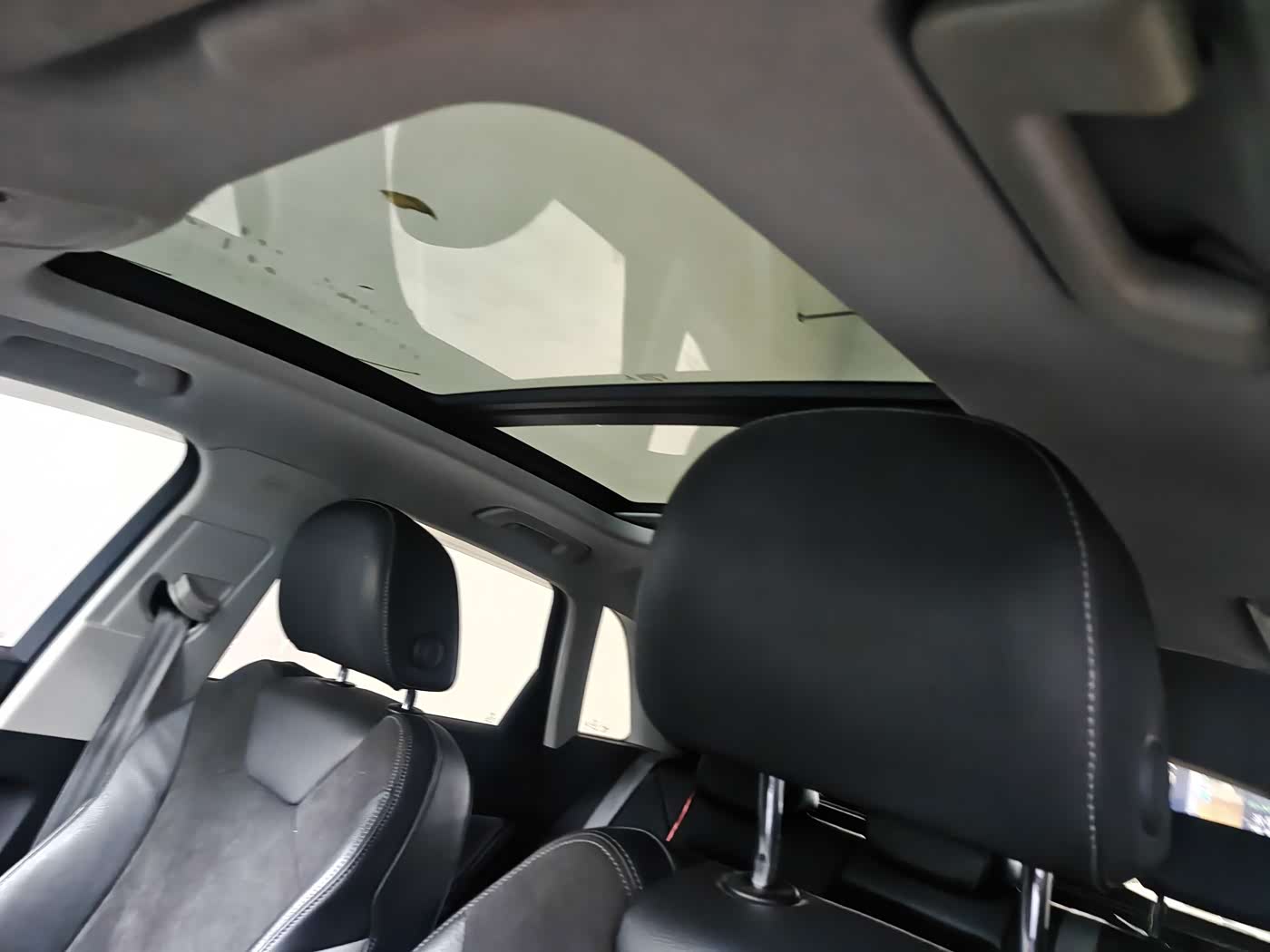 Audi Q3 1.4 л 2021 г. Белый, пробег 40100 км