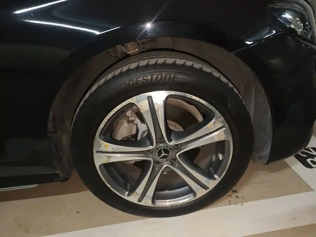 Mercedes-Benz E-Class — миниатюра 8