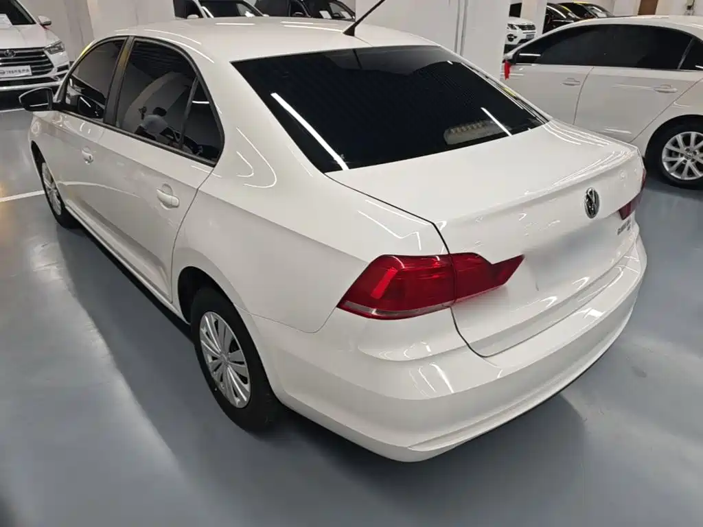 Volkswagen Santana — миниатюра 5