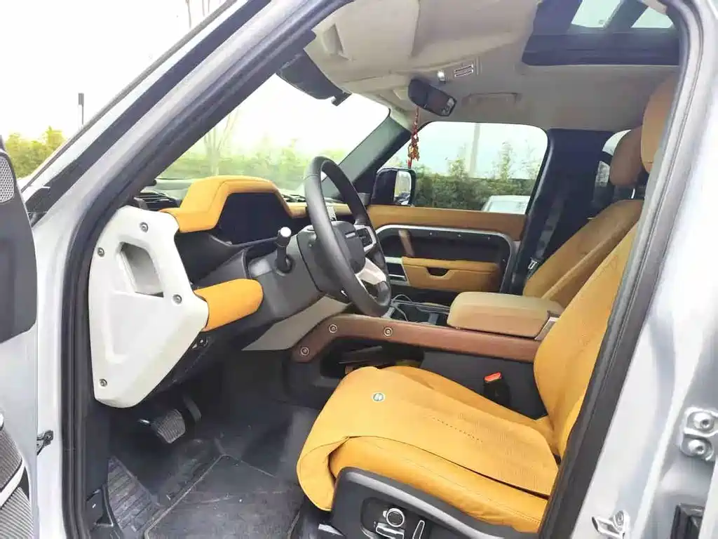 Land Rover Defender — миниатюра 4