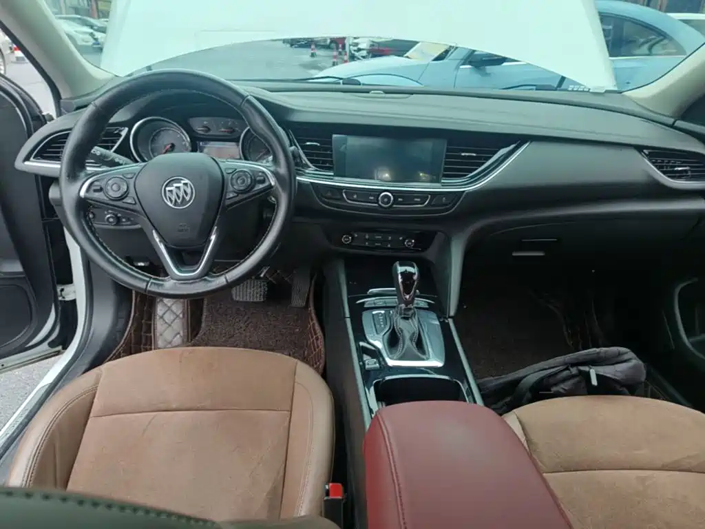 Buick Regal — миниатюра 10