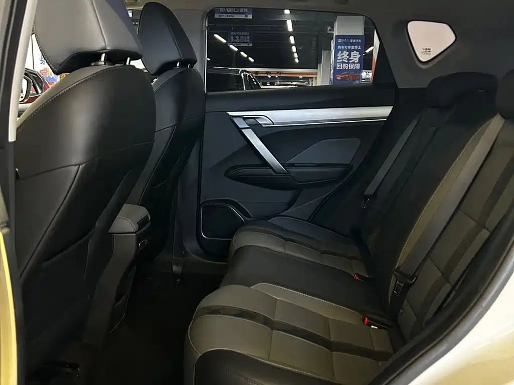 Geely Binyue — миниатюра 10
