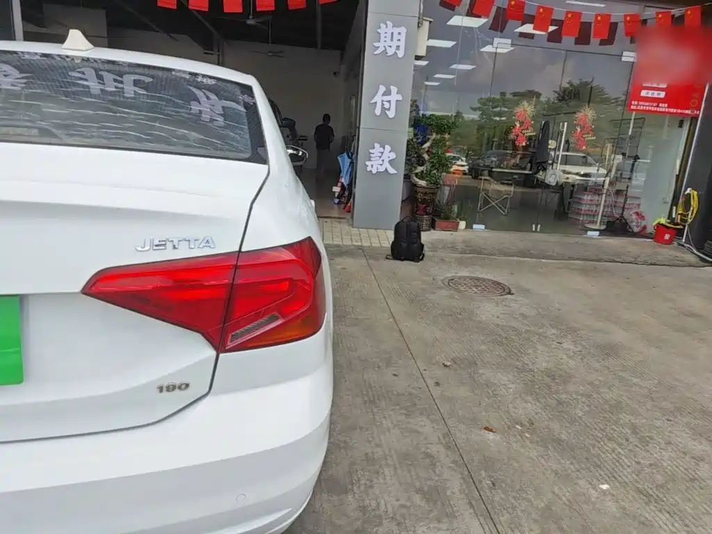 Volkswagen Jetta — миниатюра 8