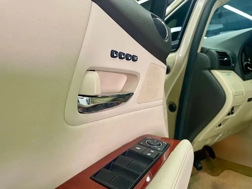 Lexus RX Classic — миниатюра 11