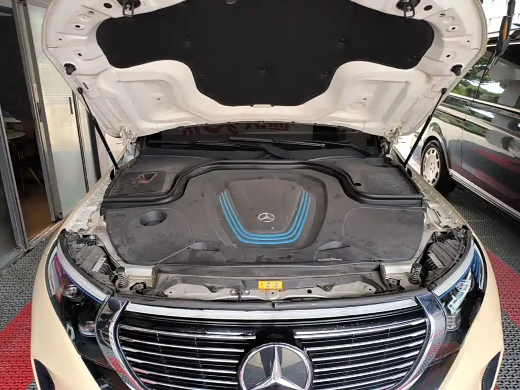Mercedes-Benz EQC — миниатюра 20