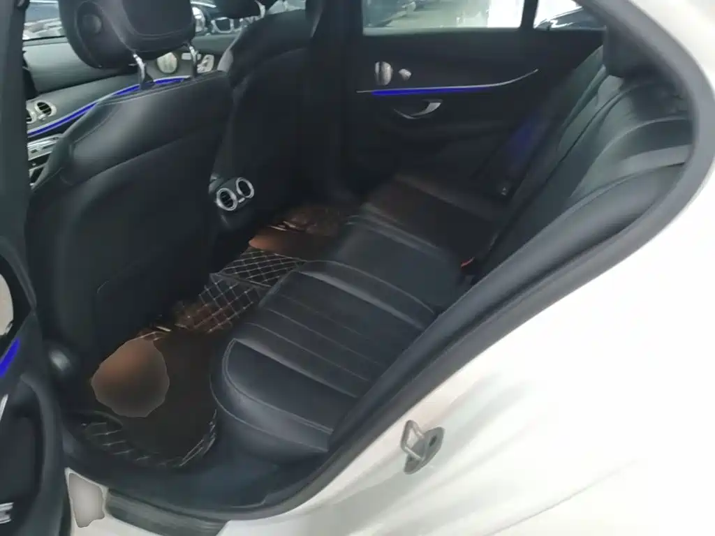 Mercedes-Benz E-Class (Import) — миниатюра 17