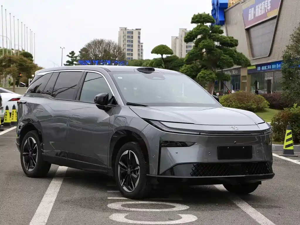Toyota bZ3X — миниатюра 3