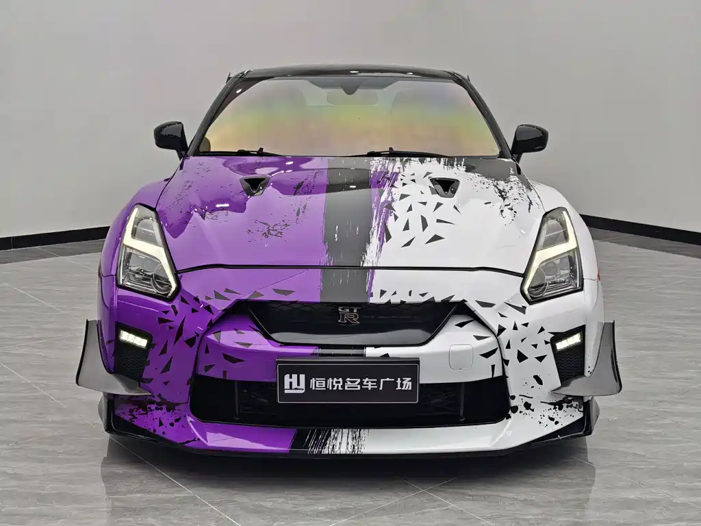 Nissan GT-R — миниатюра 2