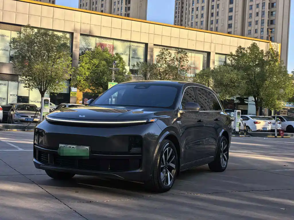 Li Auto L8