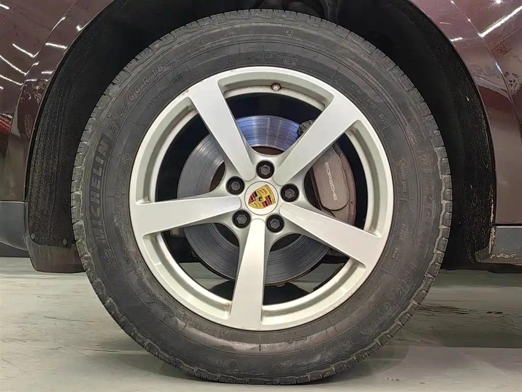 Porsche Macan — миниатюра 8