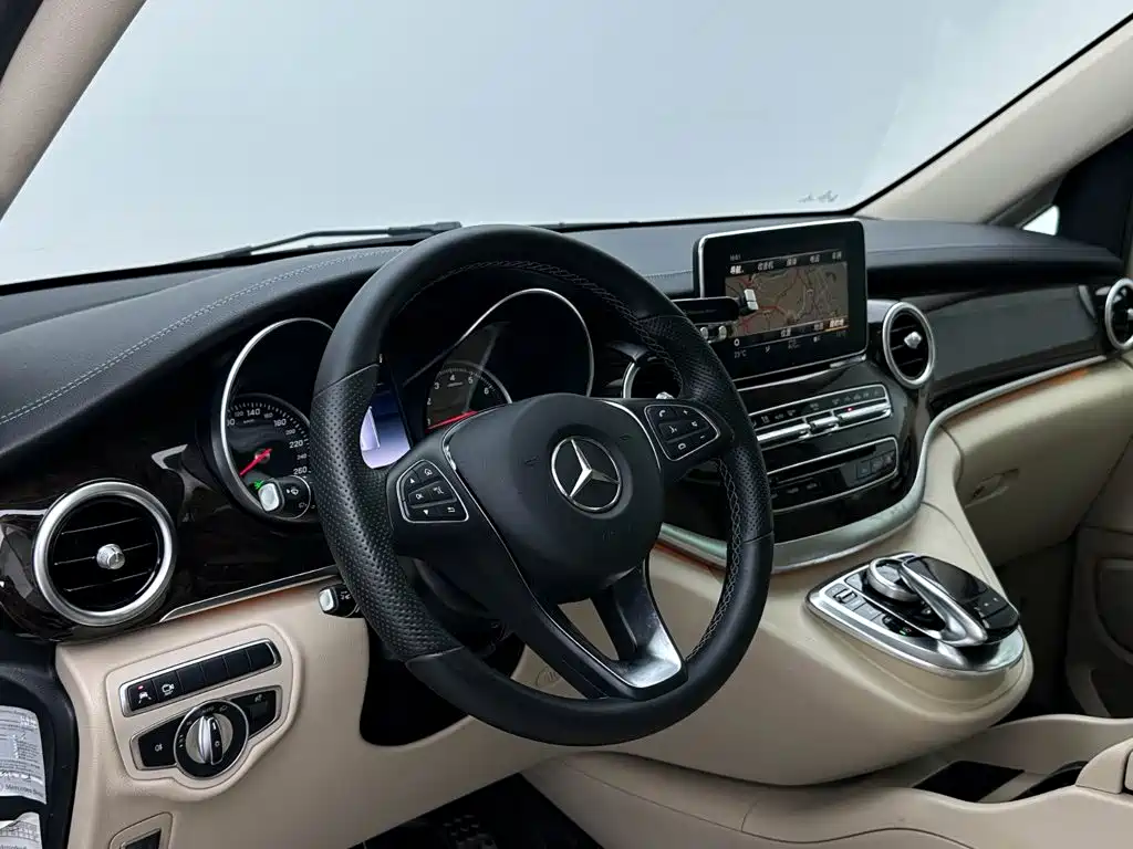 Mercedes-Benz V-Class — миниатюра 10