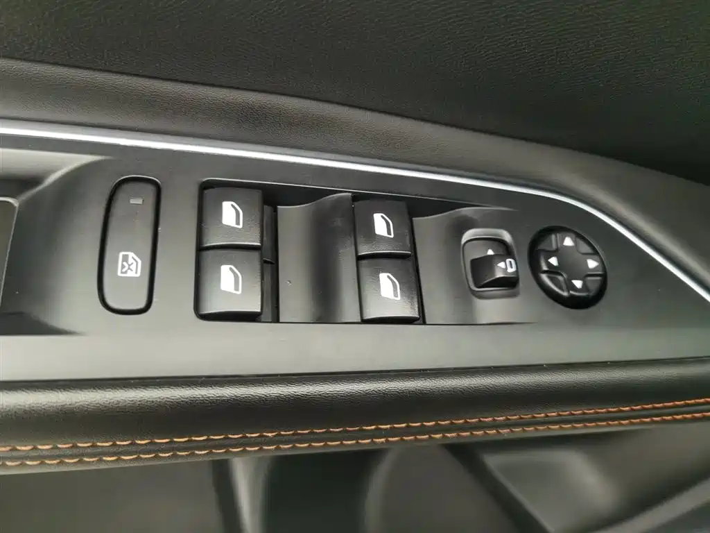 Peugeot 5008 2017 380THP 7 мест Elite