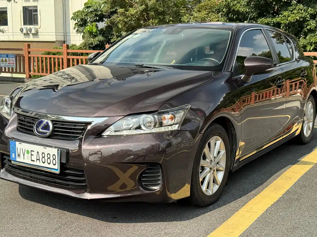 Lexus CT — миниатюра 6