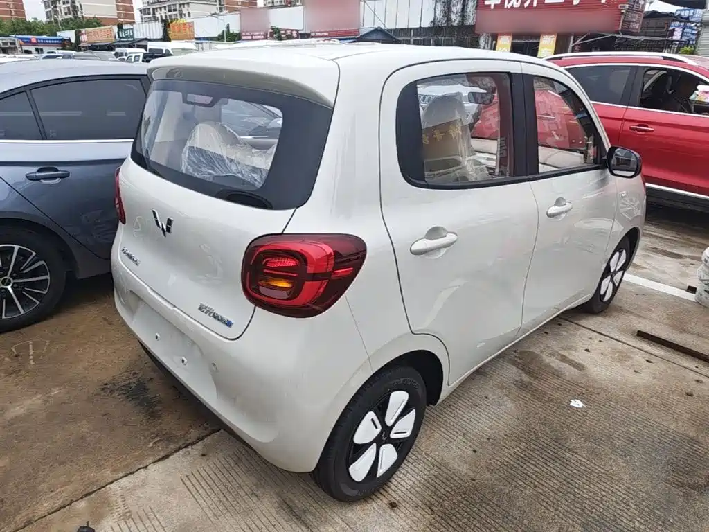 Wuling MINIEV — миниатюра 7