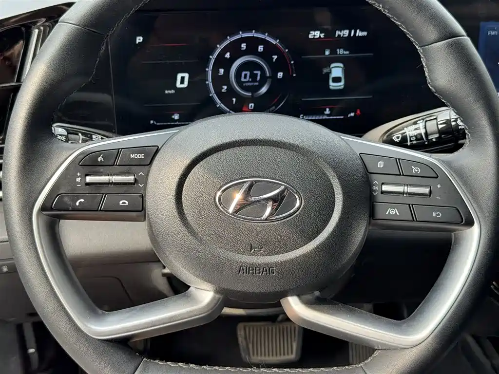 Hyundai Elantra 2022 1.5L CVT LUX Luxury