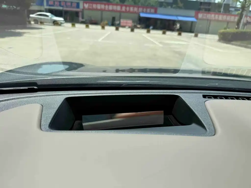 BYD Han — миниатюра 5
