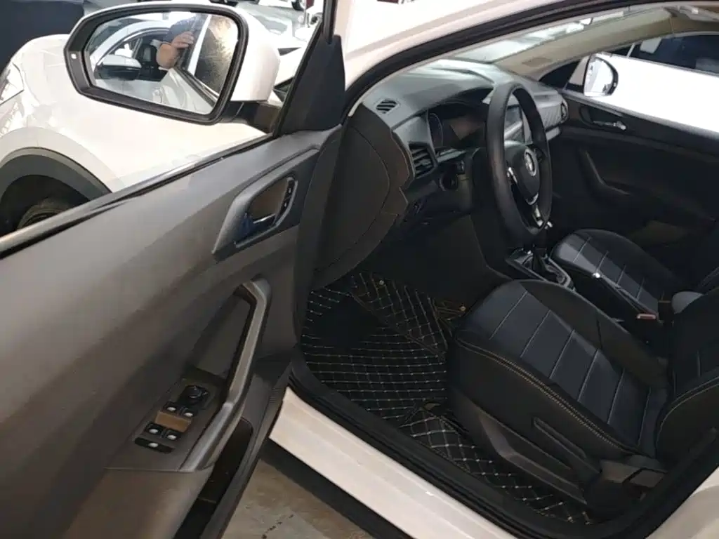 Volkswagen T-Cross — миниатюра 16
