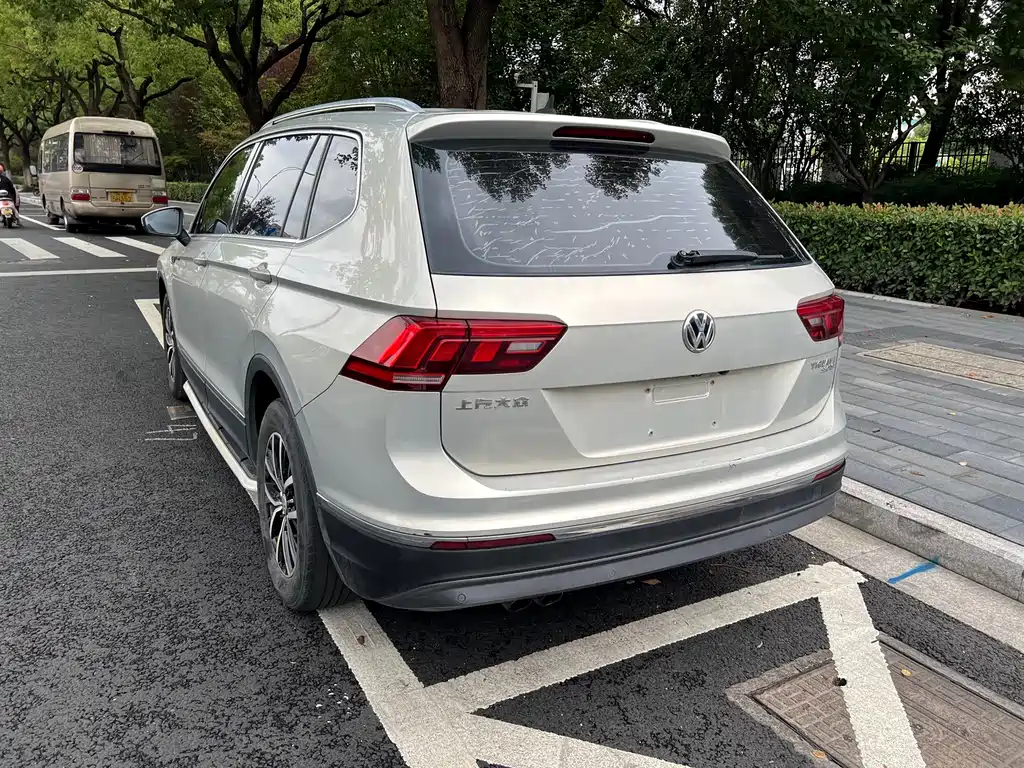 Volkswagen Tiguan L — миниатюра 5