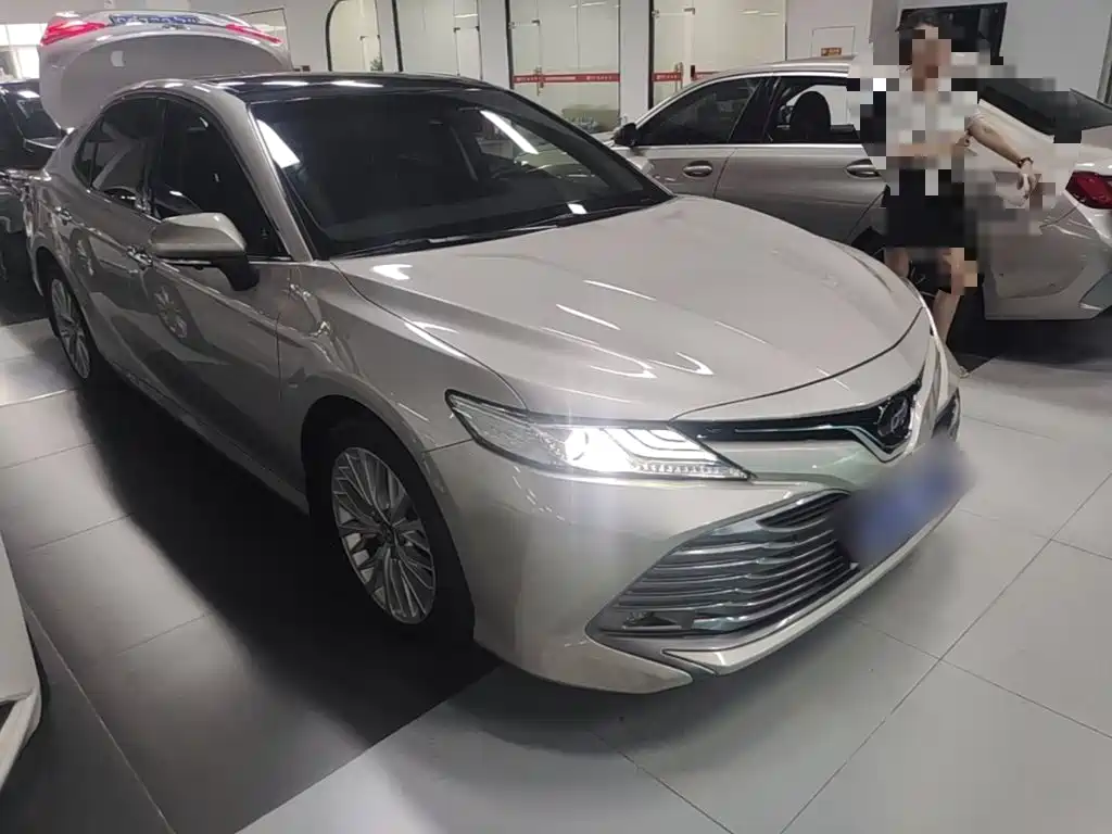 Toyota Camry — миниатюра 4