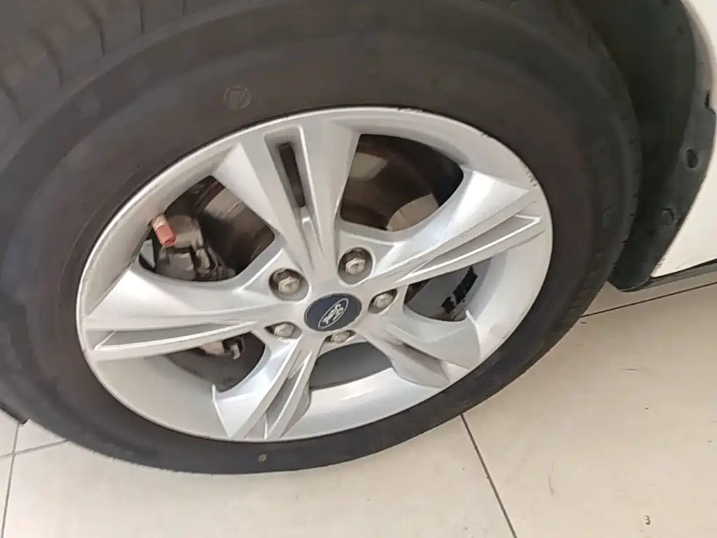 Ford Focus — миниатюра 23