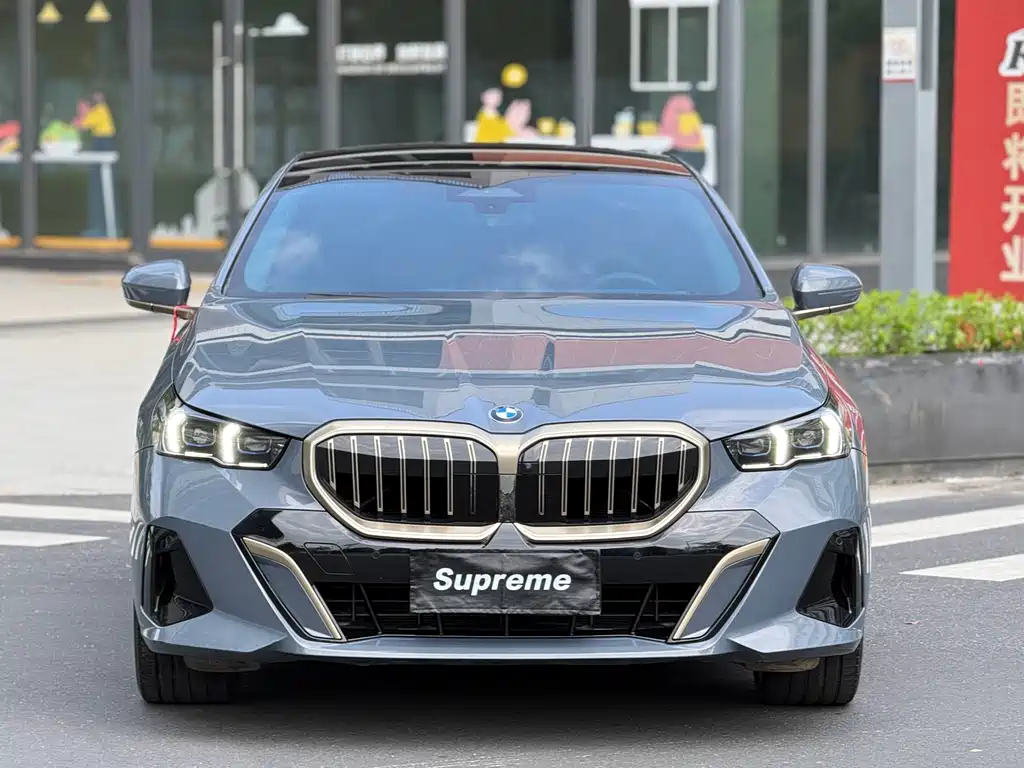 BMW 5 Series — миниатюра 2