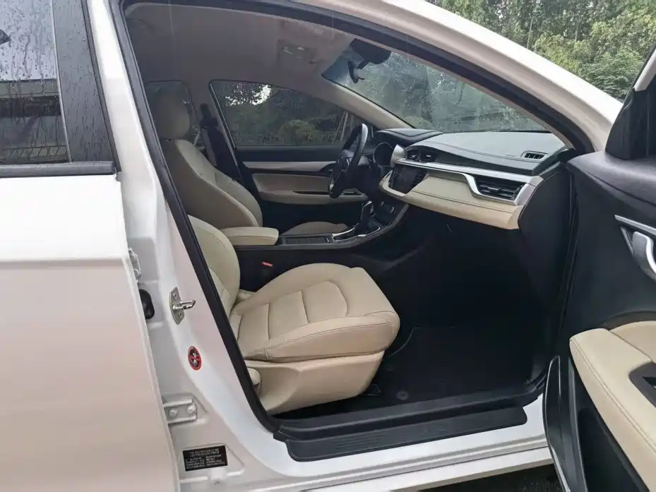 Geely Emgrand — миниатюра 25