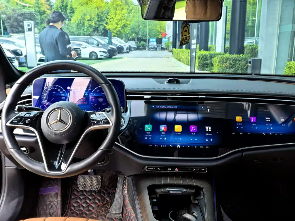 Mercedes-Benz E-Class 2024 — фото 10