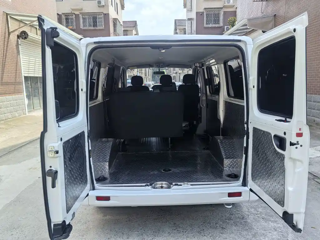 Maxus V80 — миниатюра 5