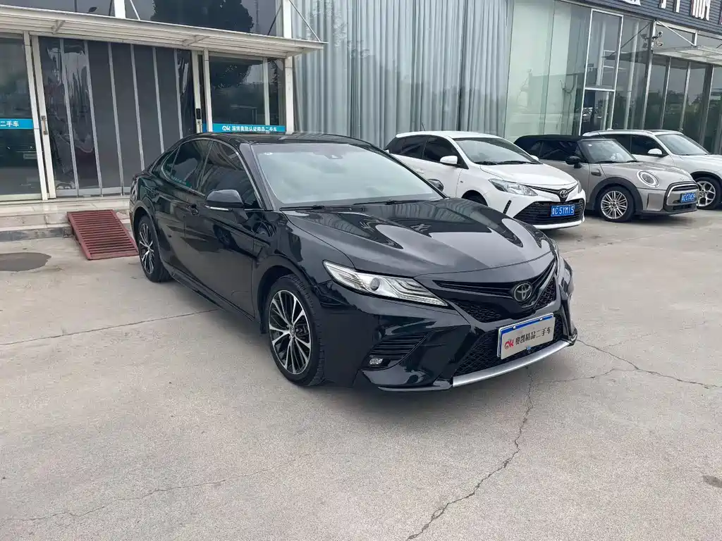 TOYOTA CAMRY