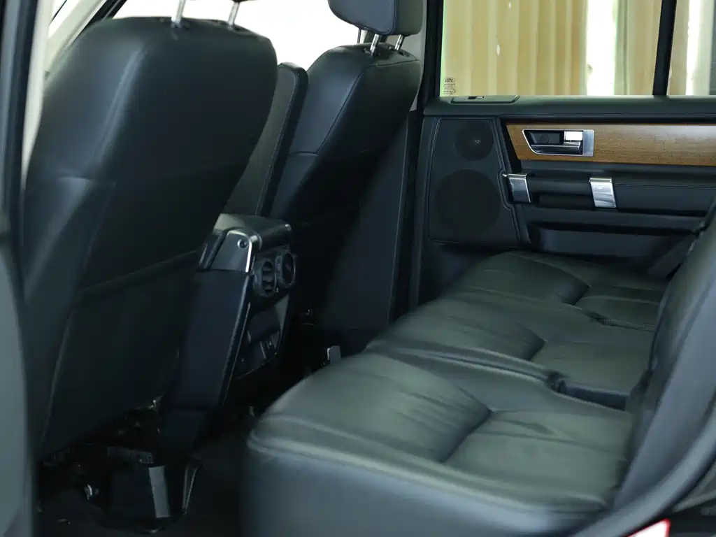 Land Rover Discovery — миниатюра 8