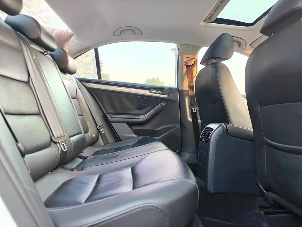 Volkswagen Sagitar 2017 230TSI AT Comfort