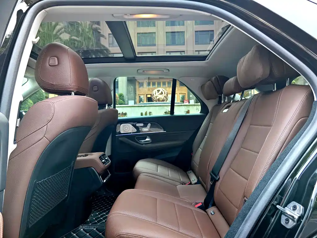 Mercedes-Benz GLE (Import) — миниатюра 25