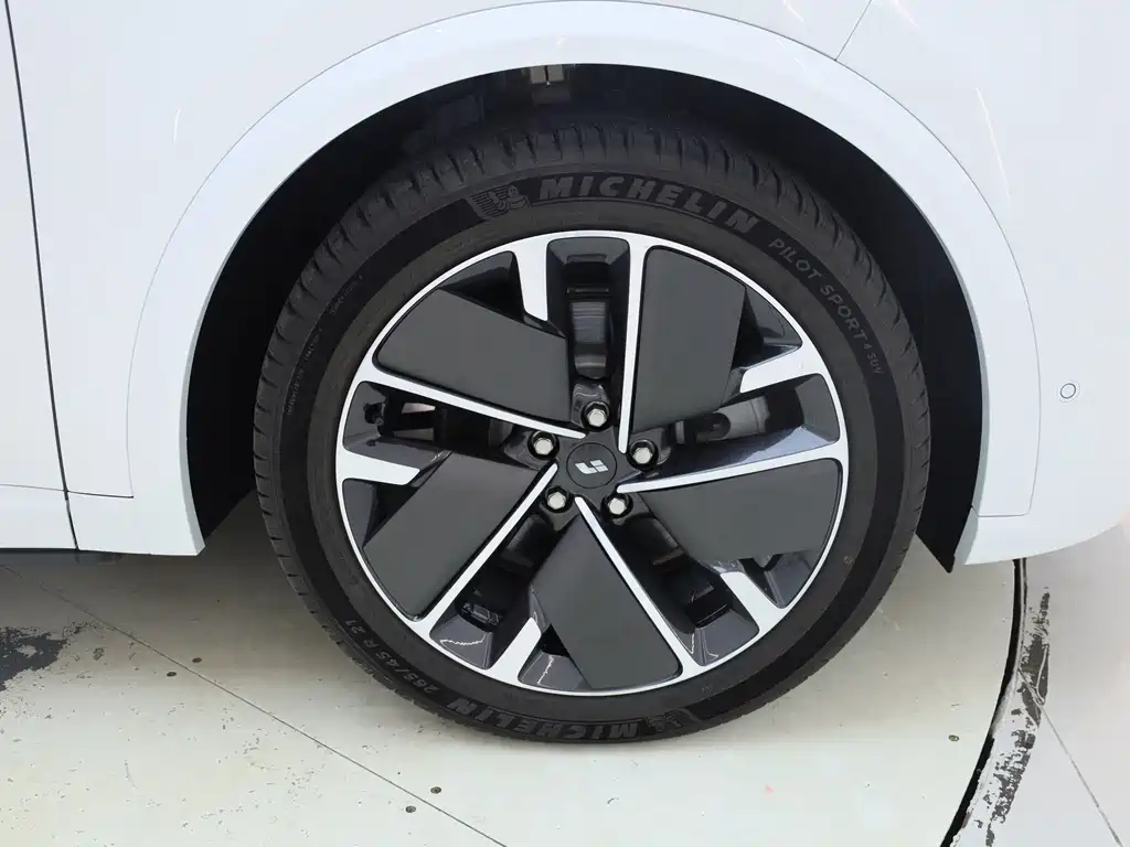Li Auto Li L8 — миниатюра 29