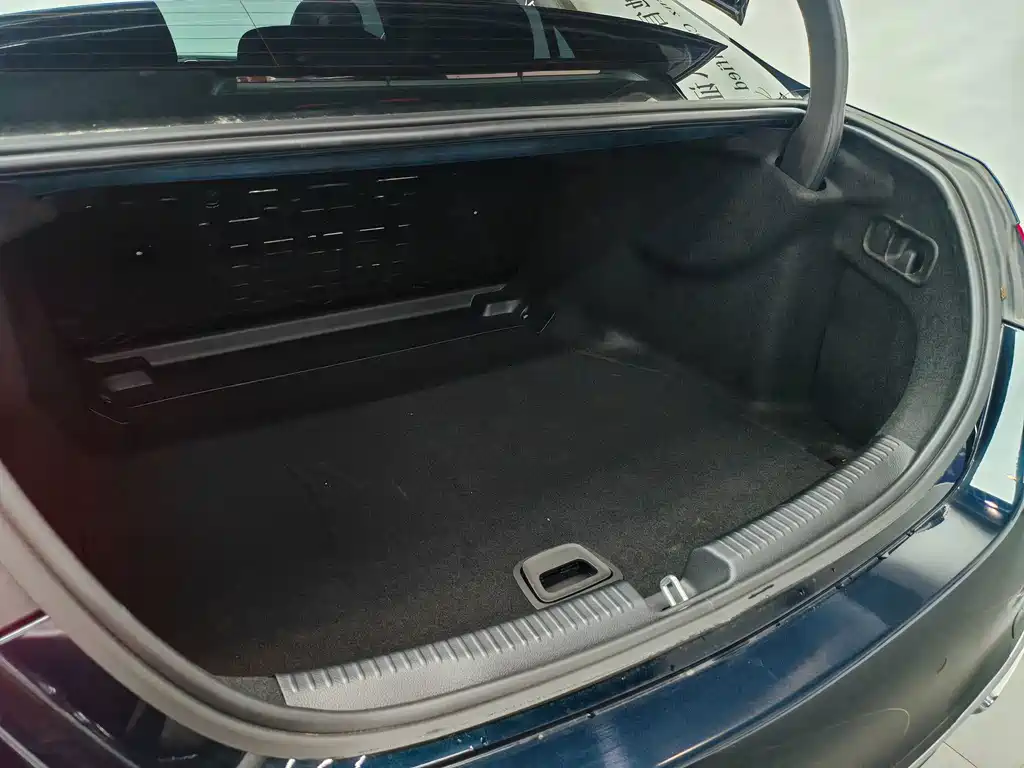 Mercedes-Benz C-Class — миниатюра 10
