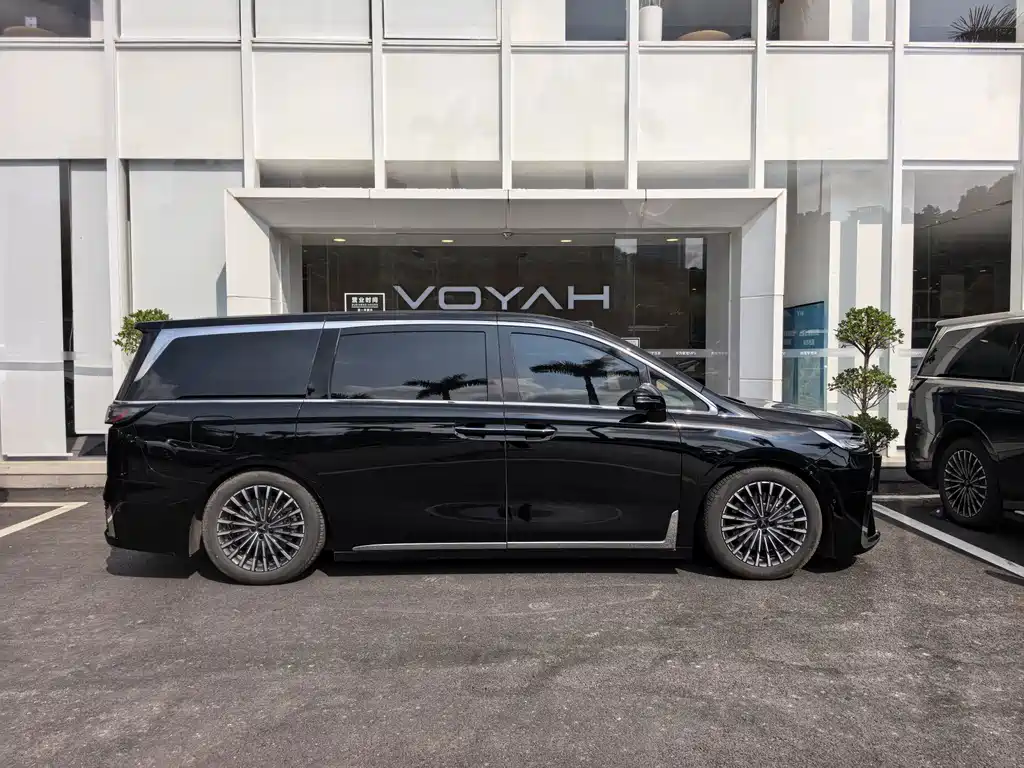 VOYAH Dreamer — миниатюра 9
