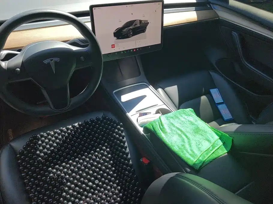 Tesla Model 3 — миниатюра 15
