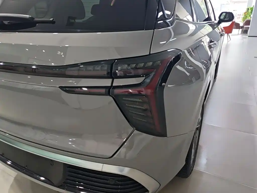 Hongqi Hongqi HS3 — миниатюра 8