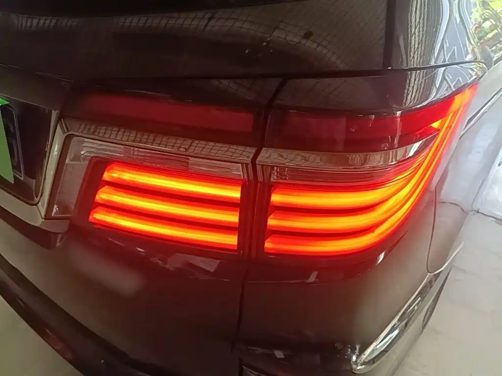 Honda Elysion — миниатюра 8