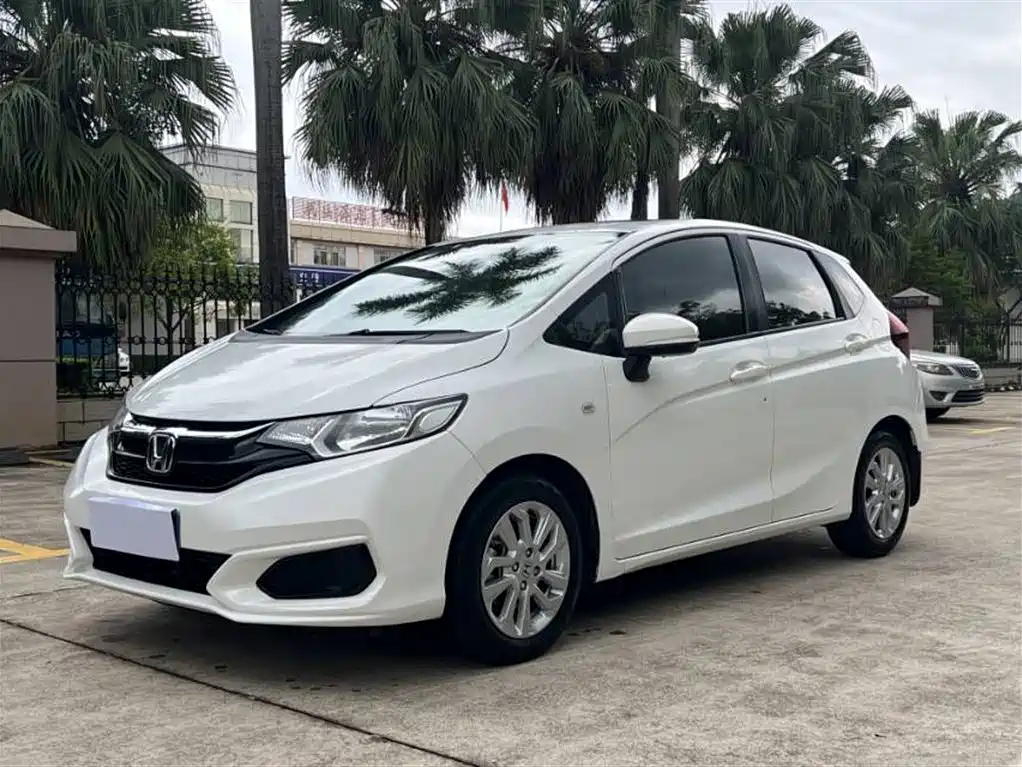 Honda Fit 2018 1.5L CVT Comfort Sunroof Edition