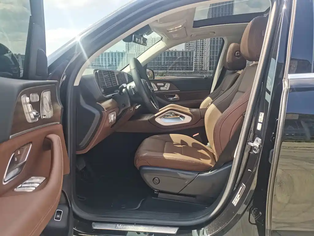 Mercedes-Benz GLE (Import) — миниатюра 10
