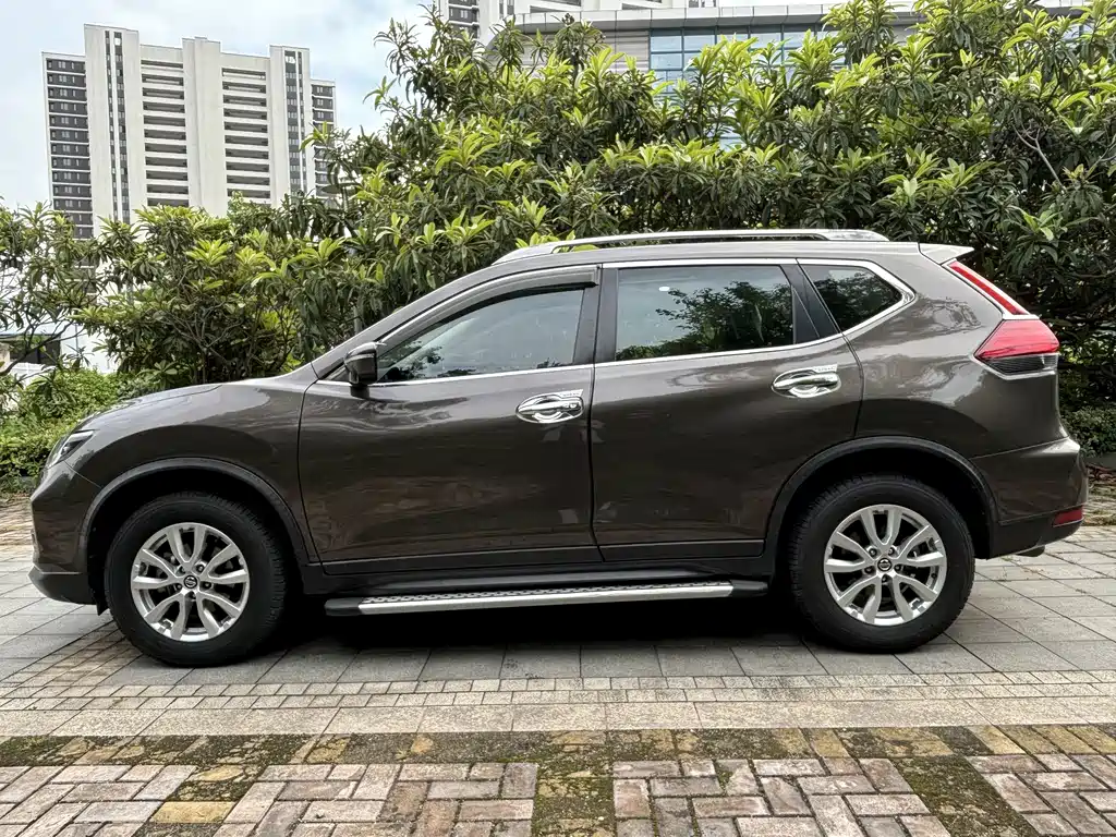 Nissan X-Trail — миниатюра 6
