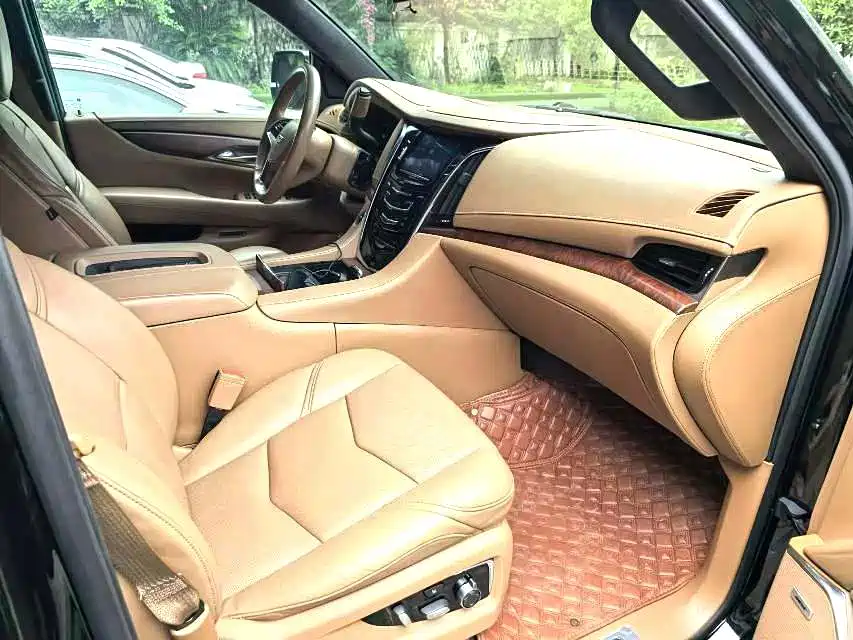 Cadillac Escalade — миниатюра 3