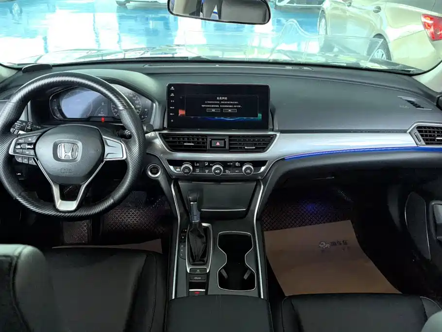 Honda Accord — миниатюра 12
