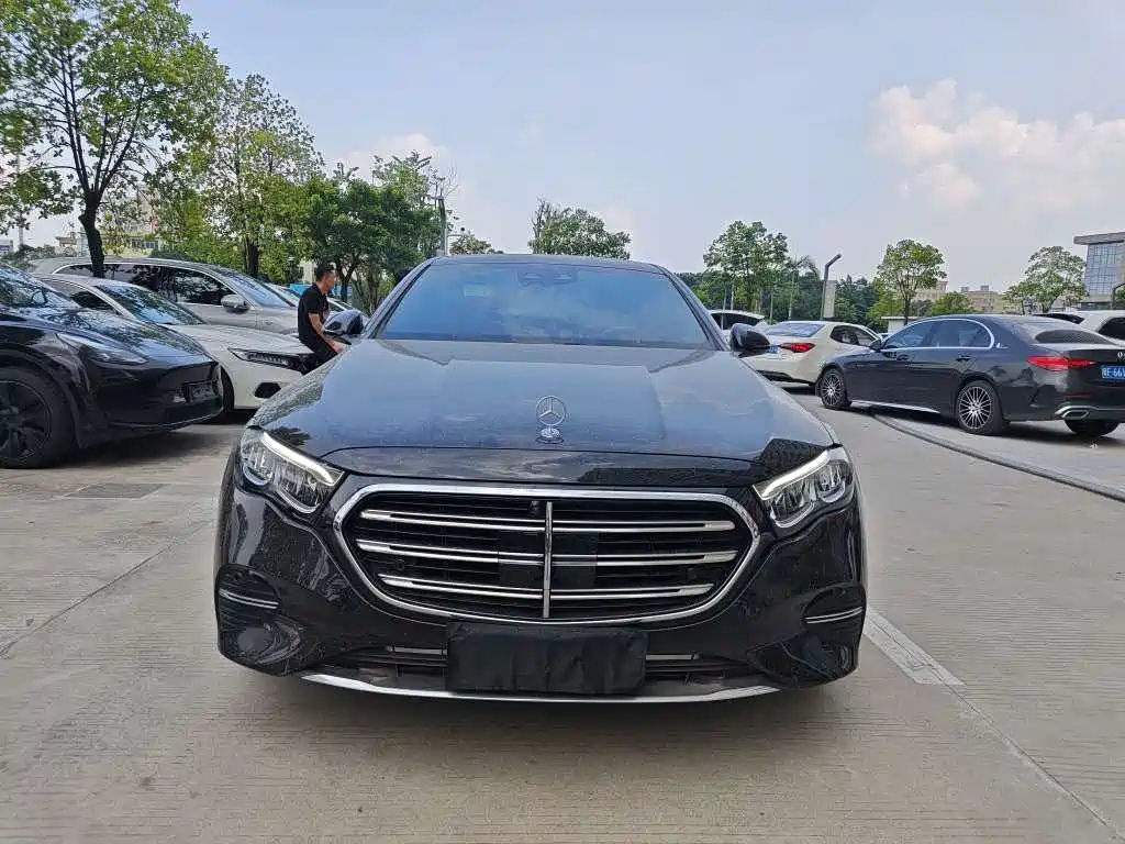 Mercedes-Benz E-Class — миниатюра 2