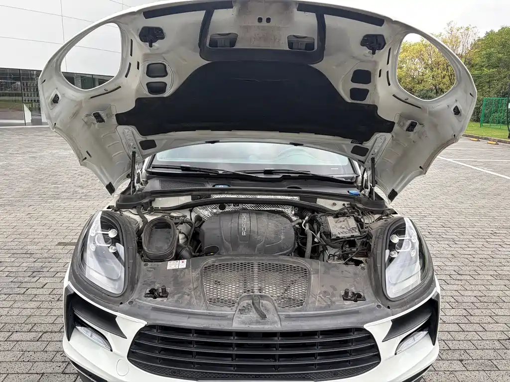 Porsche Macan — миниатюра 7